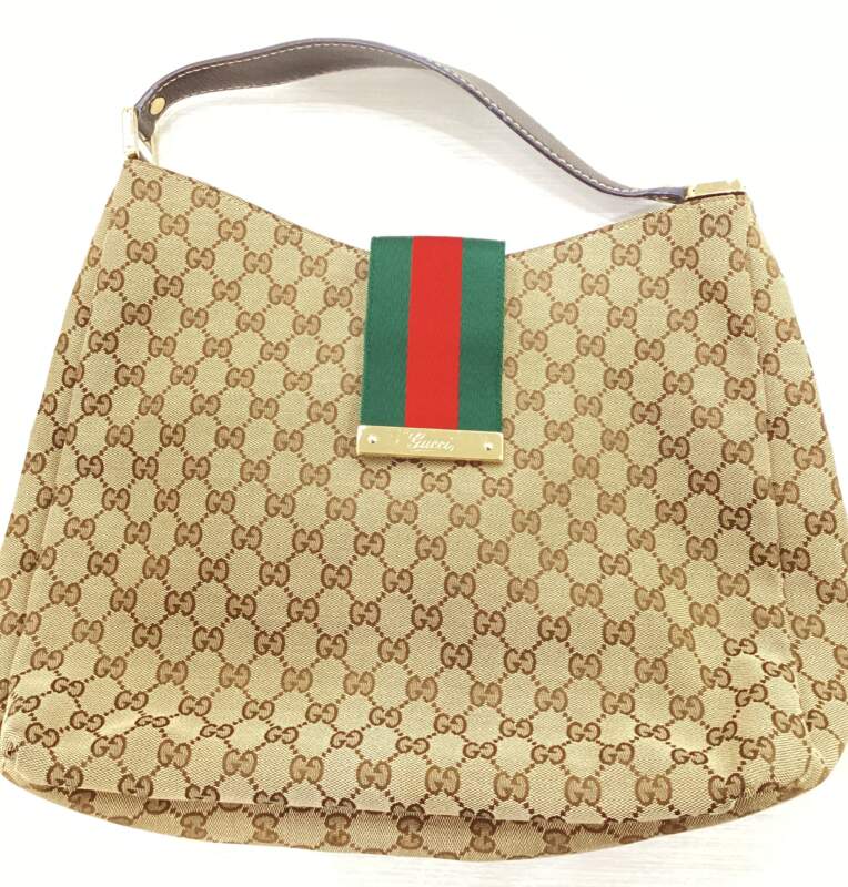 GUCCI ショルダーバッグ　高価買取中。