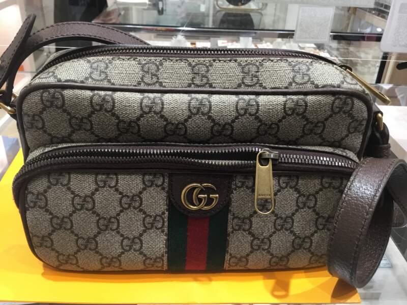 GUCCI  ショルダーバッグ　をお買取しました