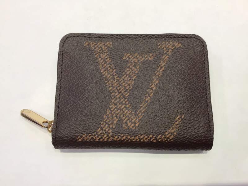 LOUIS VUITTON（ルイ・ヴィトン）ジャイアントモノグラム コインパース をお買い取り致しました。