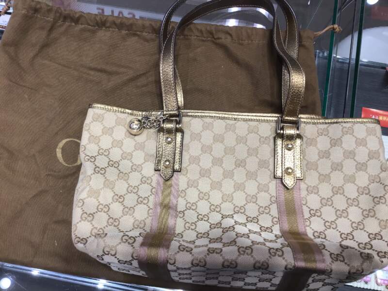 GUCCIトートバッグを　お買い取りしました。