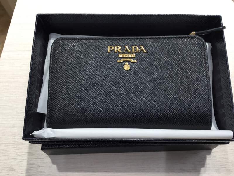 PRADA 二つ折り 財布 をお買取りしました