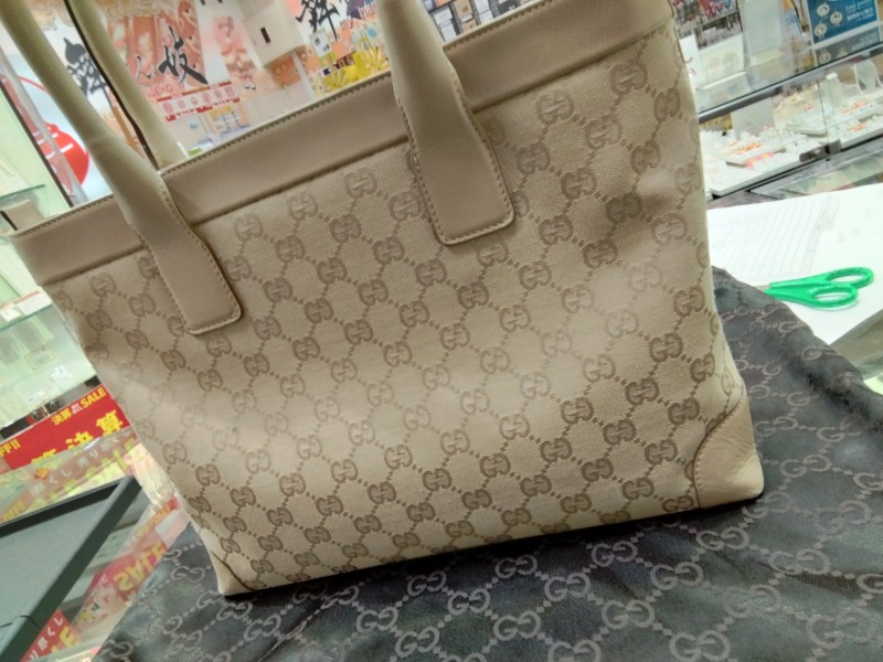 GUCCI  ショルダー  バッグ  をお買取致しました。